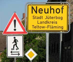 Neuhof-Schild am Flaeming-Skate